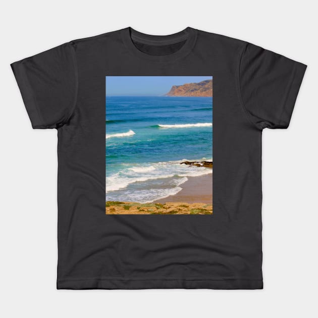 Guincho beach Kids T-Shirt by terezadelpilar